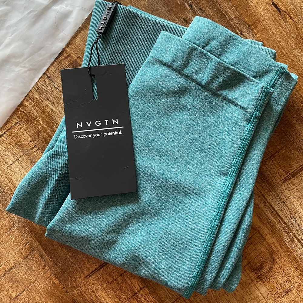 AUTHENTIC! NVGTN Seamless Contour Leggings